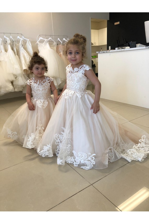 Chapel Train Ivory Sleeveless Ball Gown V-Back Little Flower Girl Dress Leeds