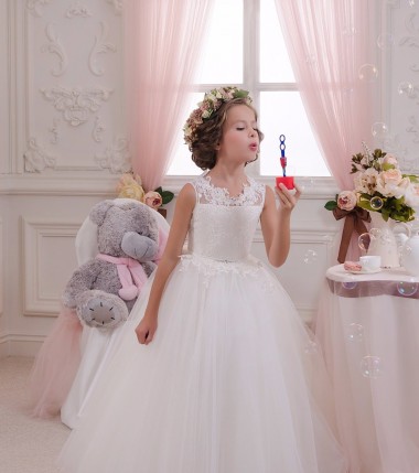 Long Ivory Sleeveless Ball Gown Keyhole Back Tulle & Lace Little Flower Girl Dresses Leeds